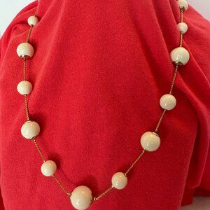 Vtg MCM  White Graduated White Beads and a Gold Tone Nice Chain